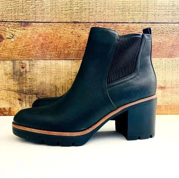 NWOT Naturalizer Madalynn Gore Booties - Picture 3 of 9